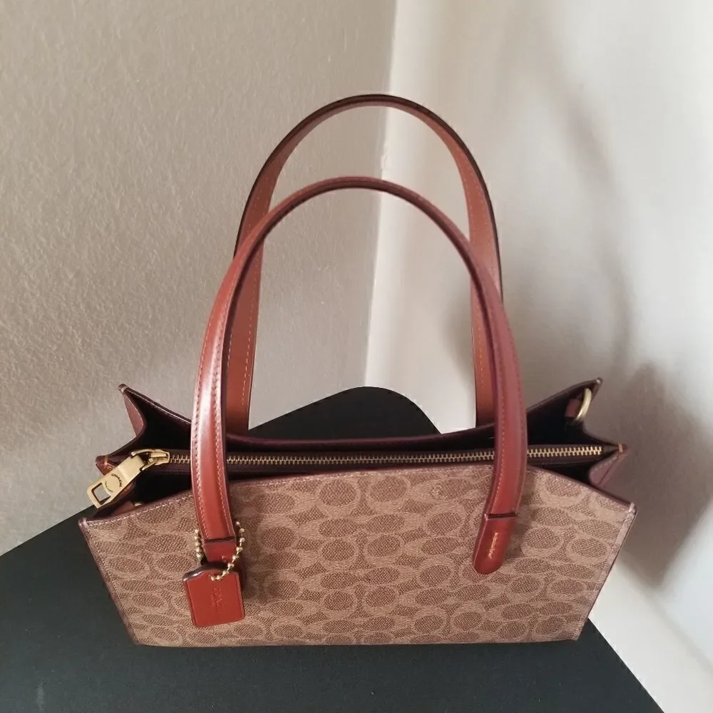 NWOT Coach Leather Tote